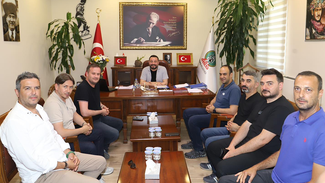 ANFA A.Ş. Genel Müdürü Yıldırım Özer ve ekibi süs bitkileri için Ödemiş'e geldi