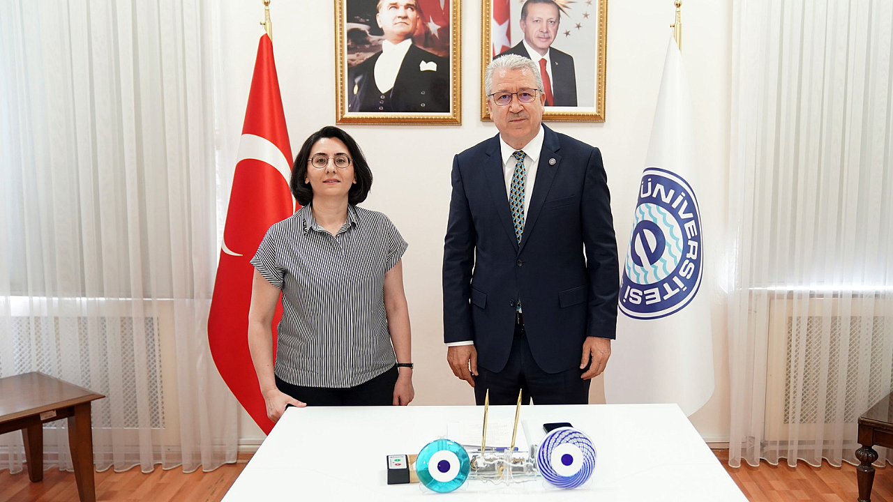 Egeli akademisyen ve ekibi ChatGPT’nin ürettiği metinlerin söylem analizini gerçekleştirecek