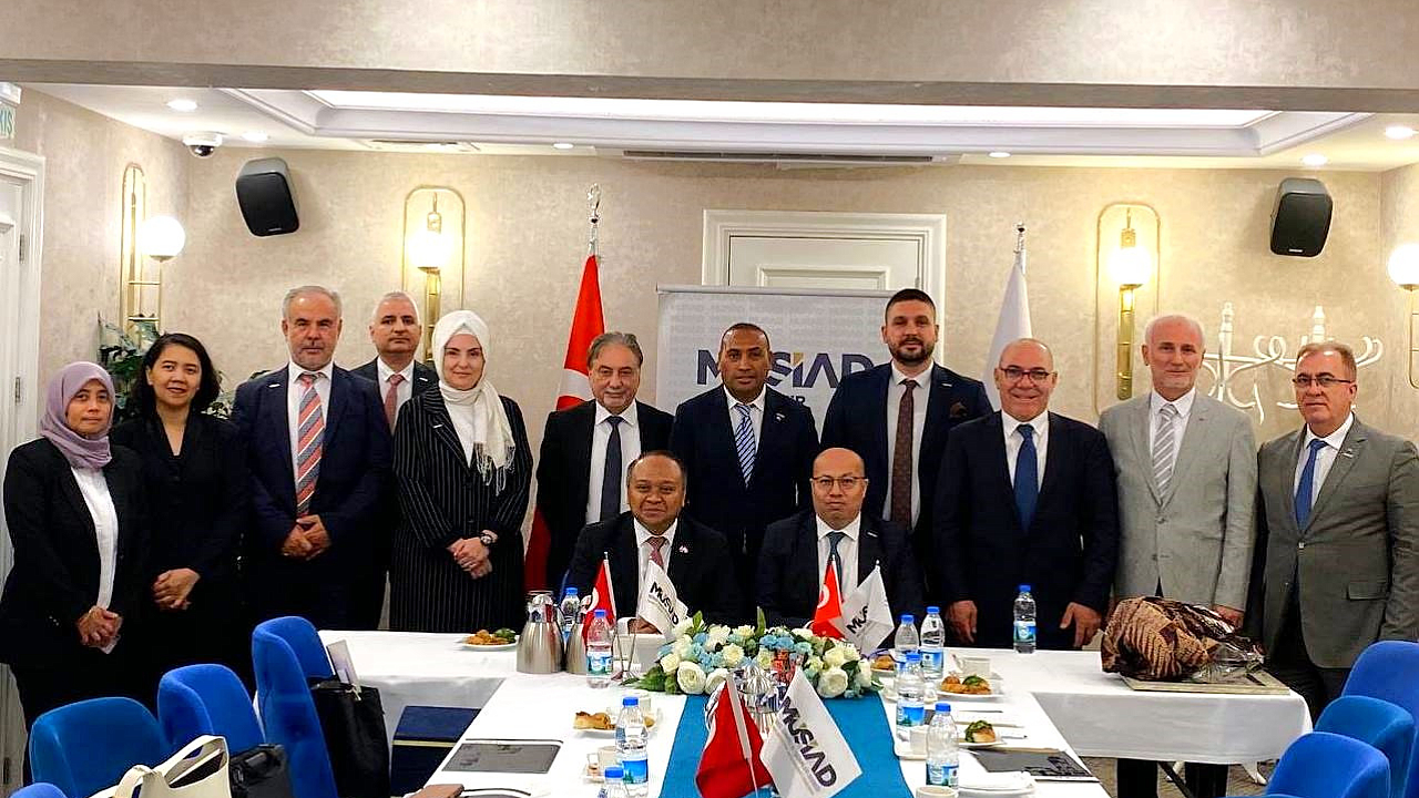 ENDONEZYA TÜRKİYE BÜYÜKELÇİSİ, MÜSİAD İZMİR’İ ZİYARET ETTİ