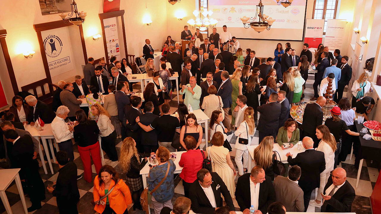 İzmir iş dünyası Network Buluşması’nda bir araya geldi