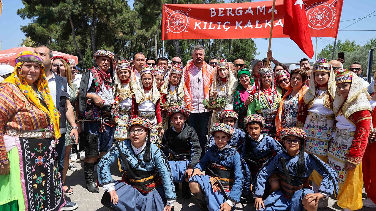 İzmirliler Belenbaşı Kiraz Festivali’nde buluştu