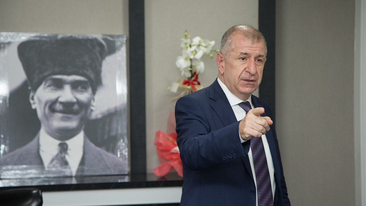 ÜMİT ÖZDAĞ İZMİR'E GELİYOR