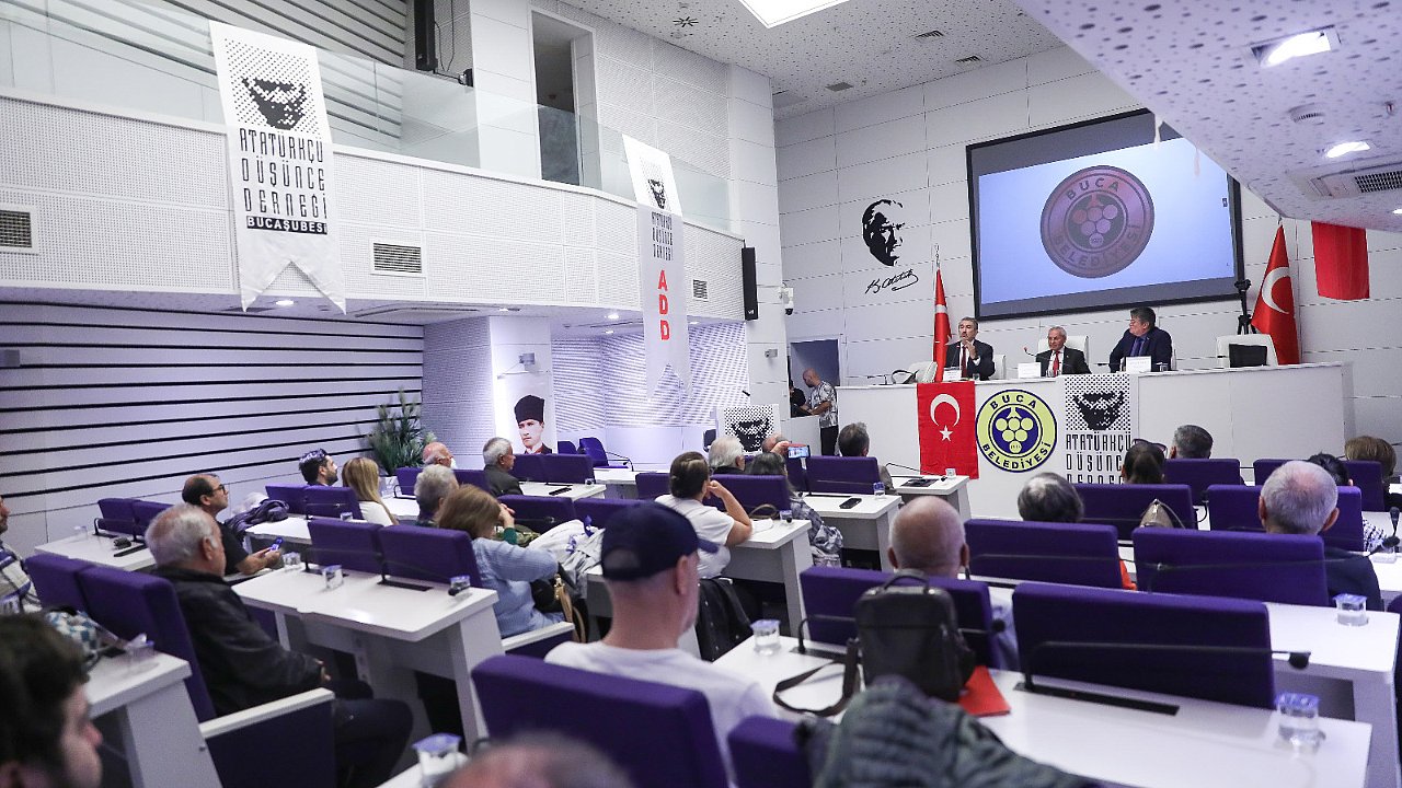 BUCA'DA CUMHURİYET PANELİ'NDE ATATÜRK VURGUSU.