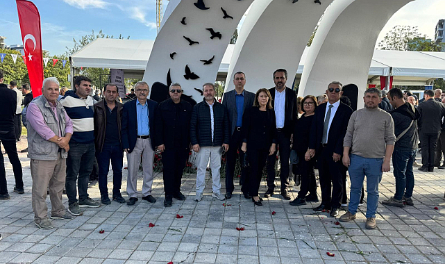 Cumhur İttifakı Bayraklı İlçe Başkanları, İzmir depreminde hayatını kaybedenleri andı