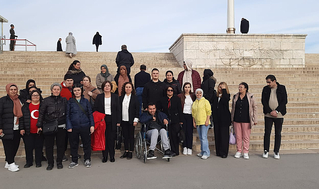Menderes’in Özel Çocukları Cumhuriyetimizin 101. Yılında Anıtkabir’i Ziyaret Etti.