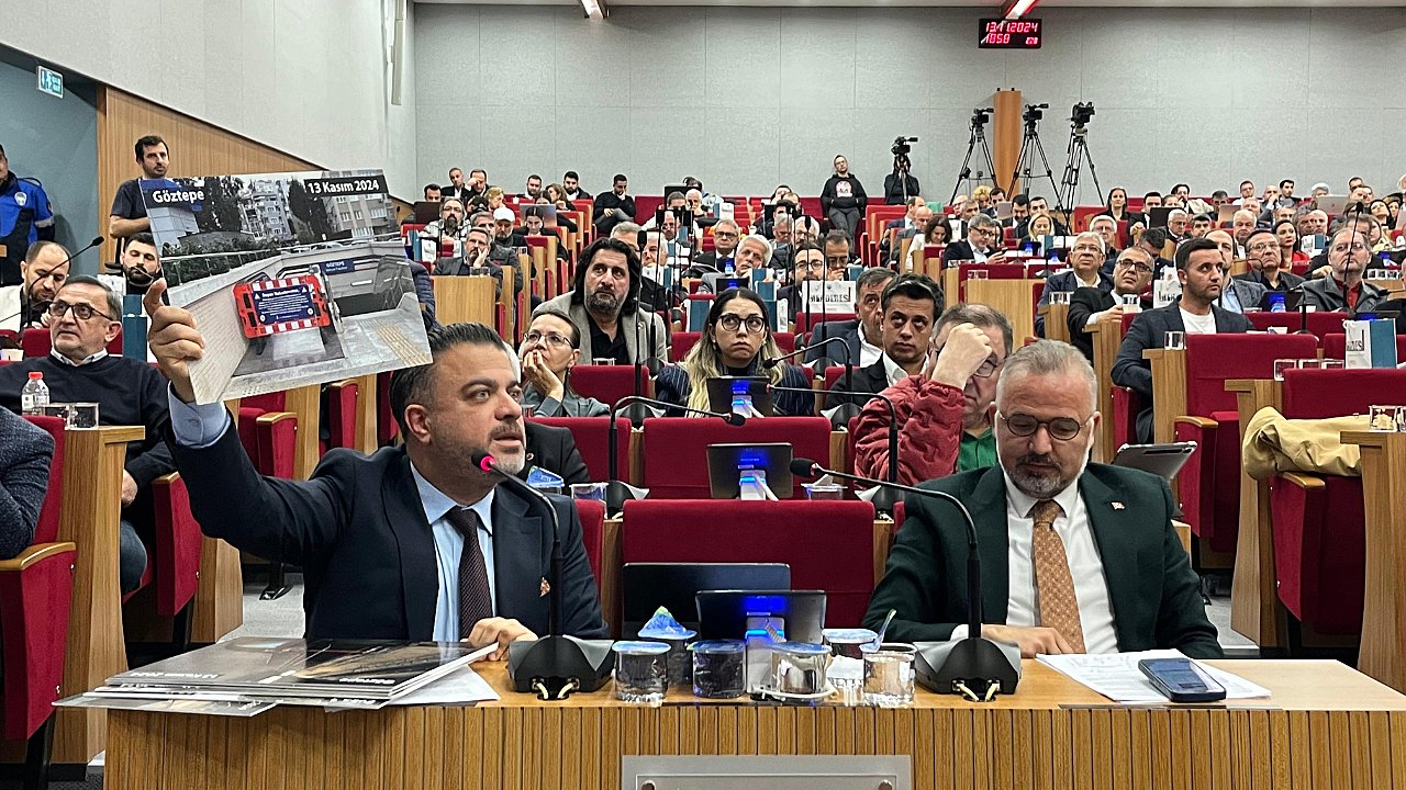 İzmir’de yürümeyen merdivenler, CHP’li yönetimin iflas eden vizyonunun simgesi!