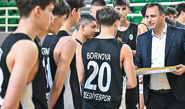 Başkan Eşki'den Gençlere Baklavalı Moral Ziyareti