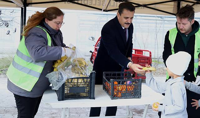 Başkan Kırgöz'den Öğrencilere Taze Meyve İkramı