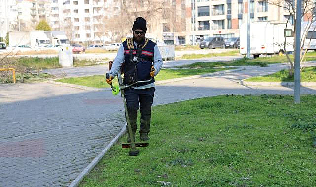 Bayraklı'da Parklara Kapsamlı Bakım