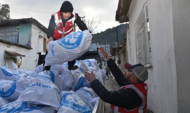 Binlerce Çuval Odun İhtiyacı Olanlara Dağıtılıyor