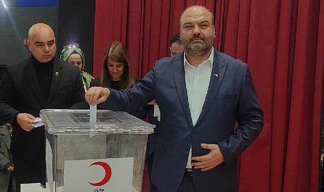 Kızılay'da Yeni Başkan ve Yönetim Belirlendi