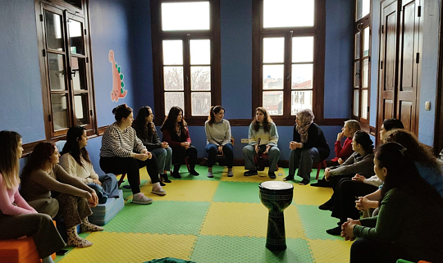 ‘MUTLU ÇOCUKLAR’A DONANIMLI ÖĞRETMENLER