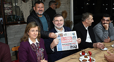 AK Parti İzmir Yönetimi İftarda Vatandaşlarla Buluştu