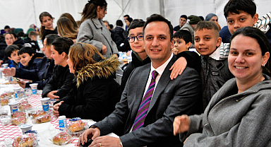 Başkan Eşki Öğretmen, Öğrenci ve Velilerle İftar Yaptı