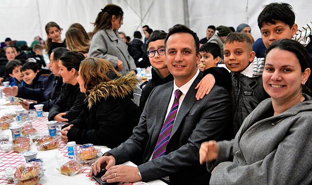 Başkan Eşki Öğretmen, Öğrenci ve Velilerle İftar Yaptı