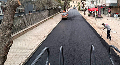 Bornova'nın Gözde Sokağında Asfalt Çalışması