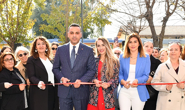 Çiğli'de 'Kadın El Emeği Sokağı' Açıldı