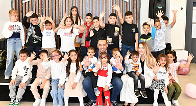 Çiğli'de Miniklere Bayram Hediyesi