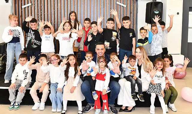 Çiğli'de Miniklere Bayram Hediyesi