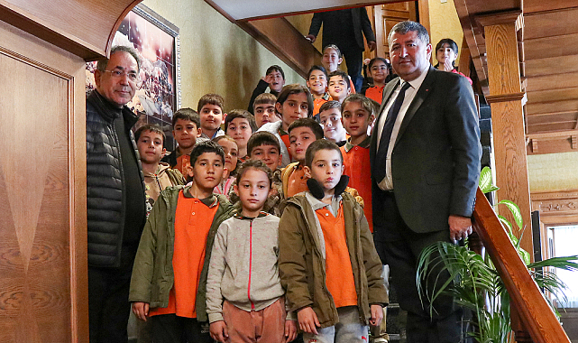İlkokul Öğrencileri Başkan Sakarsu'yu Ziyaret Etti