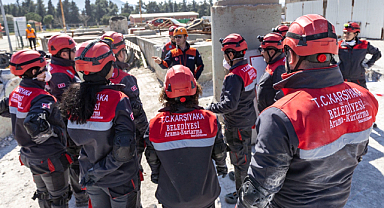 Karşıyaka'da Arama Kurtarma Ekibi'ne Enkaz Eğitimi