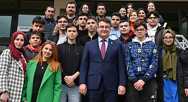 Manisa'daki Öğrencilerden İzmir'e 'Teknoloji' Ziyareti