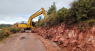 Manisa'nın 17 İlçesinde Yol Çalışmaları Sürüyor