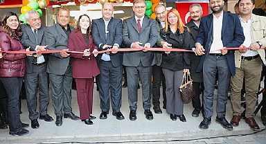 Menderes'te Sosyal Market ve Ücretsiz Çamaşırhane