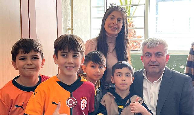 Minik Öğrenciler Kardeşleri İçin Yardım Topladı