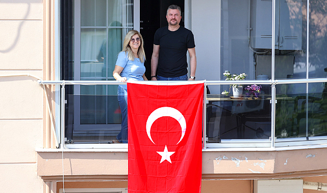 İmamoğlu'nun Bayrak Çağrısına Duman'dan Destek