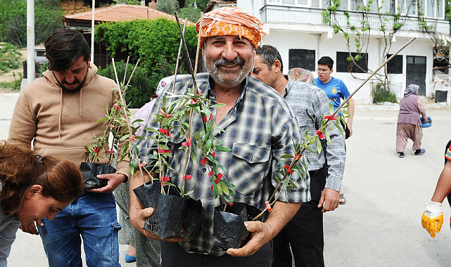 Karşıyaka Sancaklı'da Fidan Dayanışması