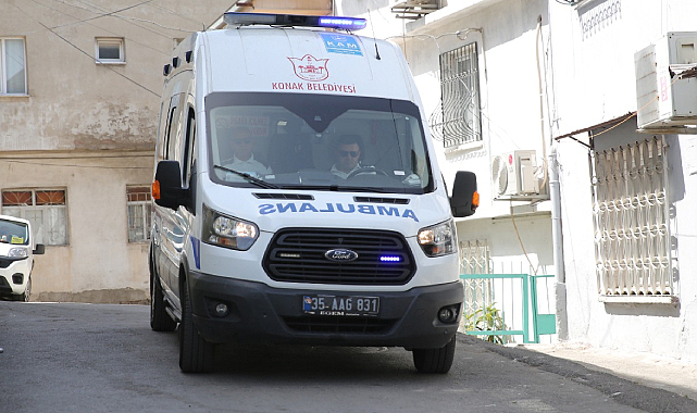 Konak'ın Hasta Nakil Araçları Vatandaşın Yanında