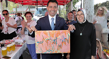 Bayraklı'da Üreten Kadınlar El Sanatlarını Sergiledi