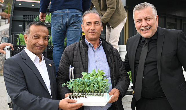 Bornova'da Üreticiyle 400 Bin Yazlık Fide