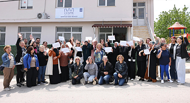 Çeşme Kent Enstitüsü Sertifikalarını Dağıttı