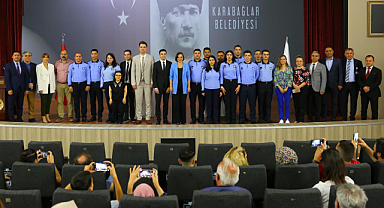 Karabağlar Belediyesi'nde Aday Memurlar Yemin Etti