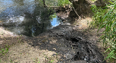 Manisa'da Gediz Nehri'ni Kirletenlere Suçüstü