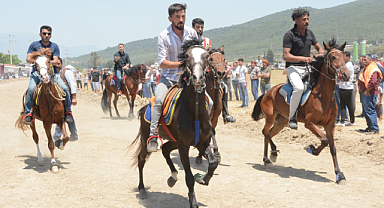Torbalı'da Rahvan At Yarışı Heyecanı