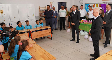 Ayvalık'ta Öğrencilerin Karne Heyecanı
