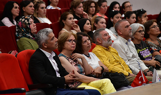 Çiğli Belediyesi'nden Bağımlılıkla Mücadele Semineri