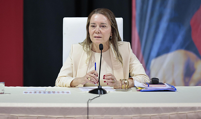 Konak Meclisi'nde Başkan Tugay'a Destek