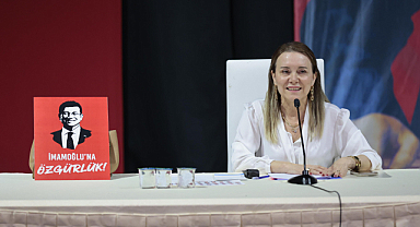 Konak Meclisi'nde 'İmamoğlu'na Özgürlük' Mesajı