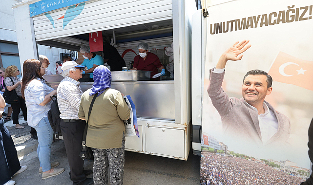 Konak'tan Ferdi Zeyrek Anısına Yemek İkramı