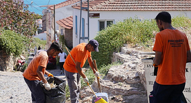 Cunda (Alibey) Adası'nda Temizlik Çalışması