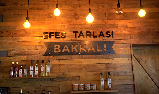 Efes Tarlası Bakkalı'nda El Emeği Gıda Ürünleri
