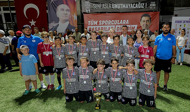 Ferdi Zeyrek U-12 Cup'ta Şampiyon Çocuklar