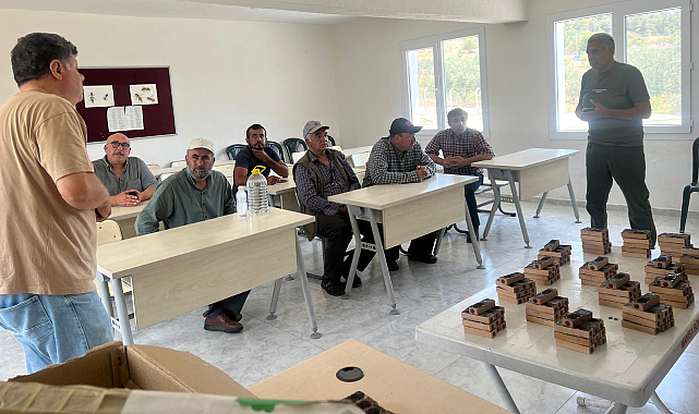 Manisa Büyükşehir'den Arıcılara Ana Arı Desteği