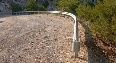 Manisa Büyükşehir'den Yol Güvenliği İçin Otokorkuluk Çalışması