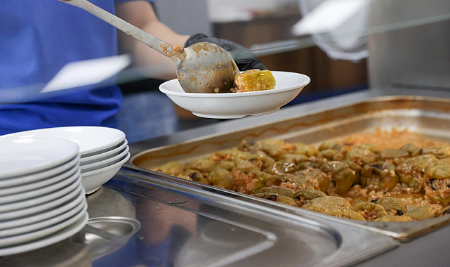Buca'da 'Askıda Yemek' Uygulaması