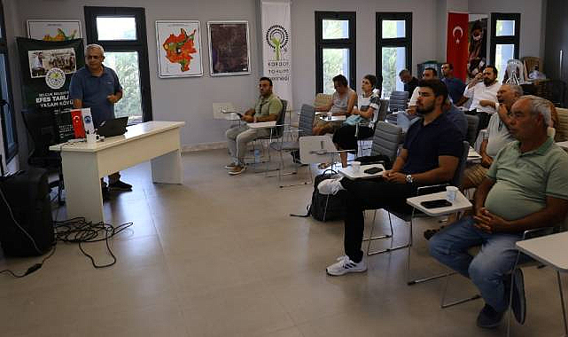 Efes Tarlası Yaşam Köyü'nde Nar Üreticilerine Eğitim